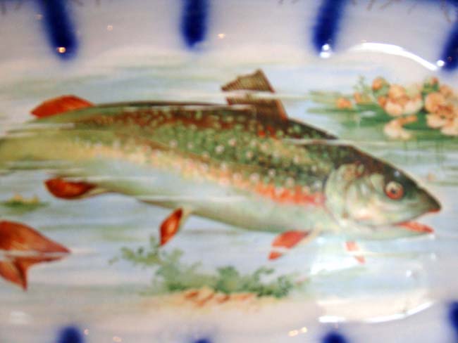 An attractive late 19th century hand painted fish serving platter — image 2